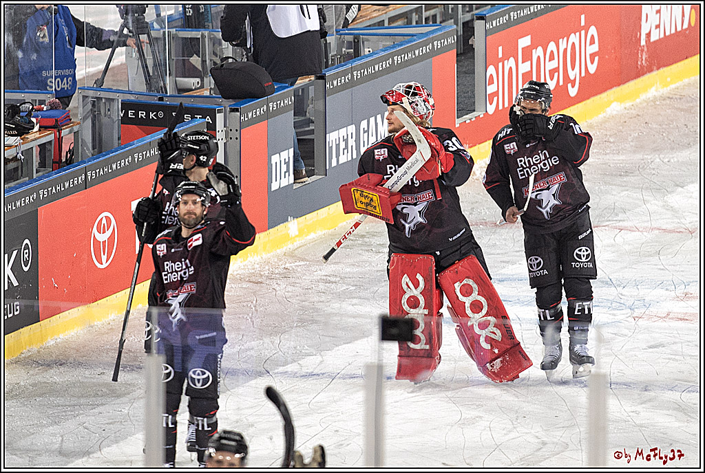 PENNY DEL WINTER GAME;  Kölner Haie - Adler Mannheim; Köln, 03.12.2022